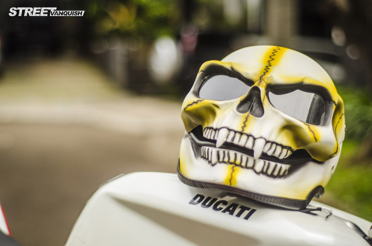 Gears Gadget Skull Helmet Asli Indonesia Street Vanquish
